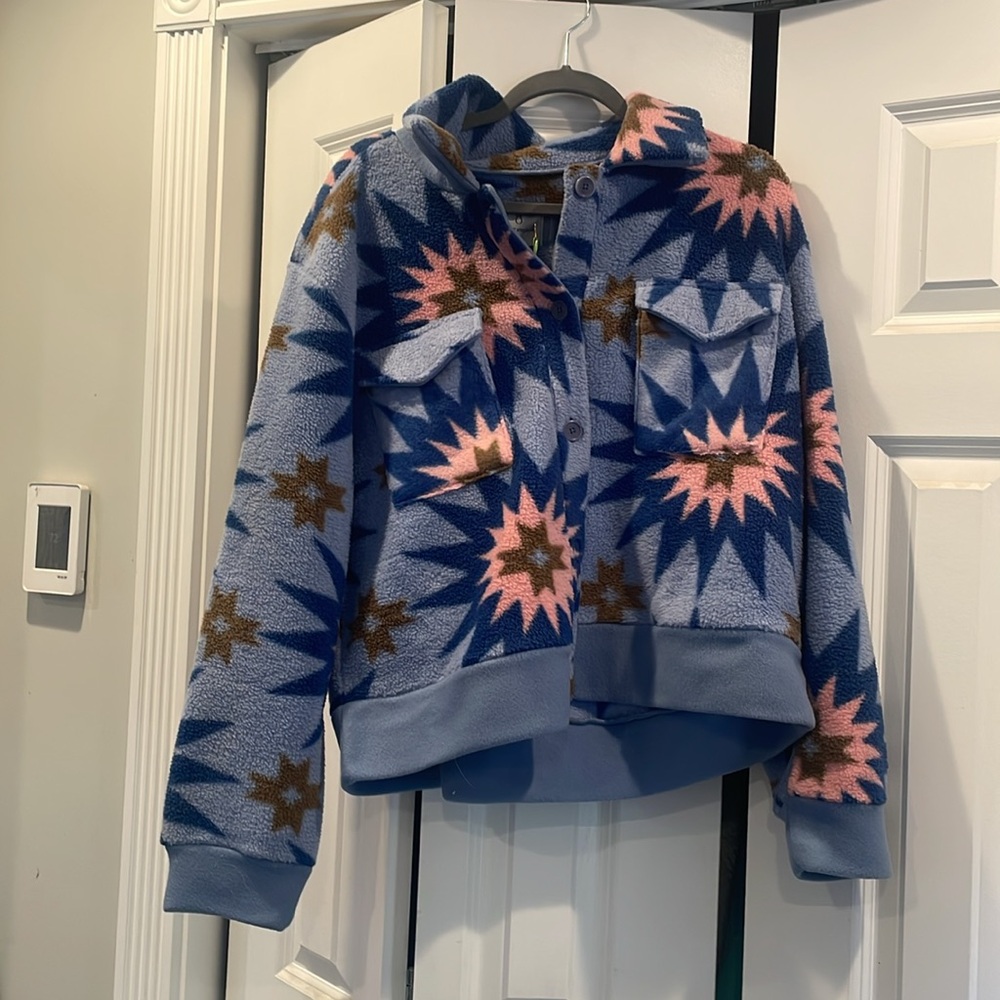 Stylish Blue Patterned Jacket - Picture 2 of 7